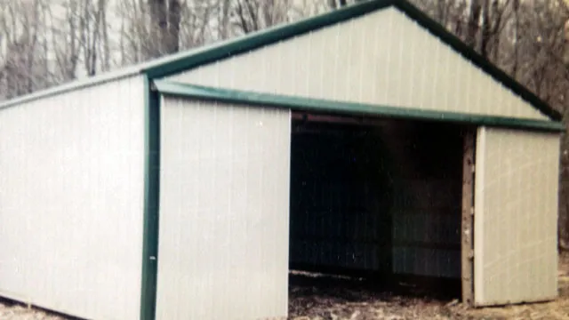 Split sliding doors on a machine shed